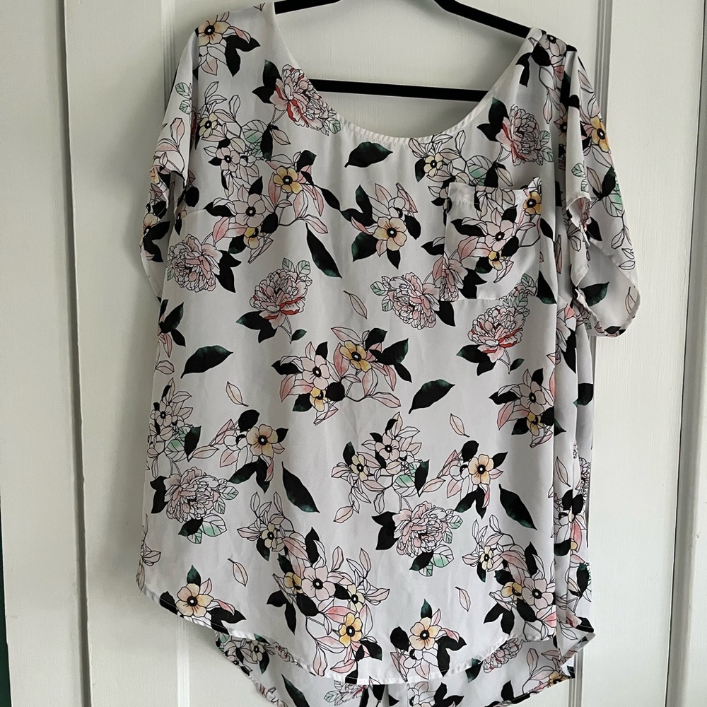 Torrid Relaxed Pink Floral Short Sleeve Blouse